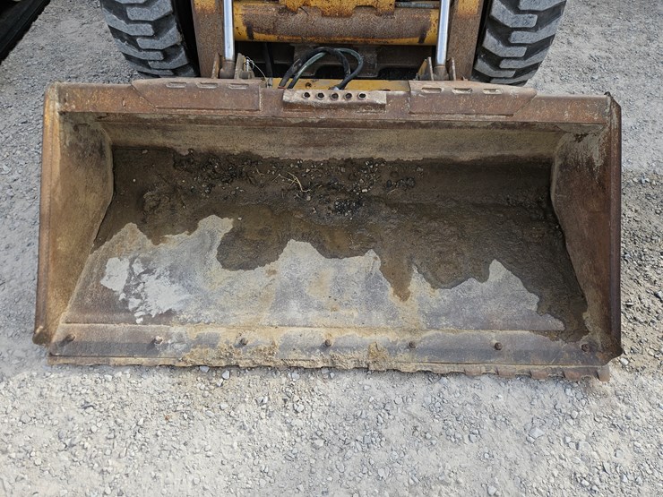 2006-john-deere-325-image-3