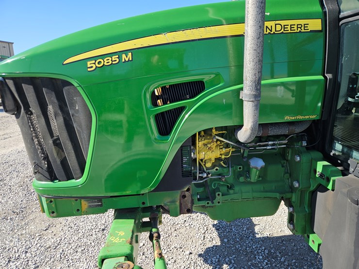 2011-john-deere-5085m-image-4