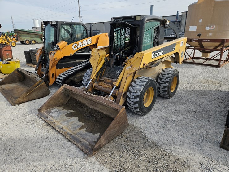 2006-john-deere-325-image-1