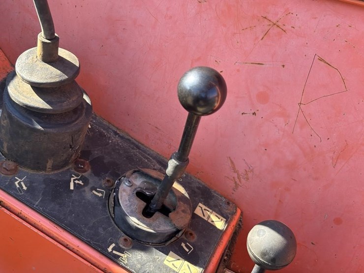 2005-jlg-8042-image-34