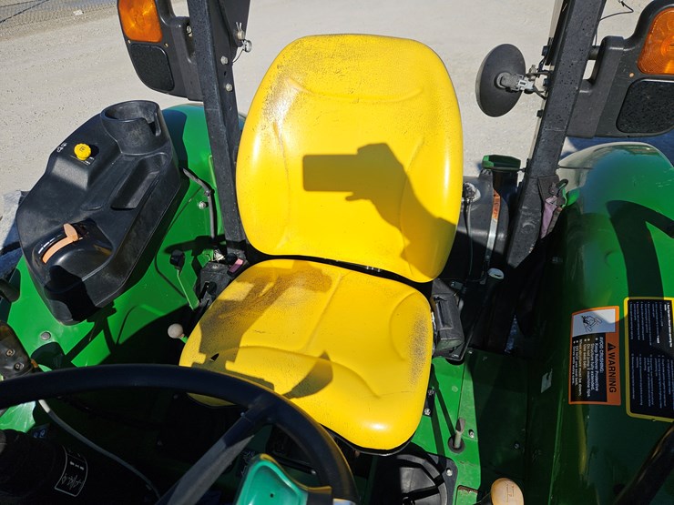 2018-john-deere-5075e-image-15
