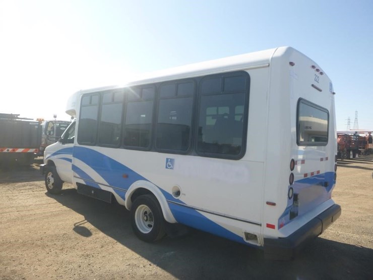 2014-ford-e450-image-4