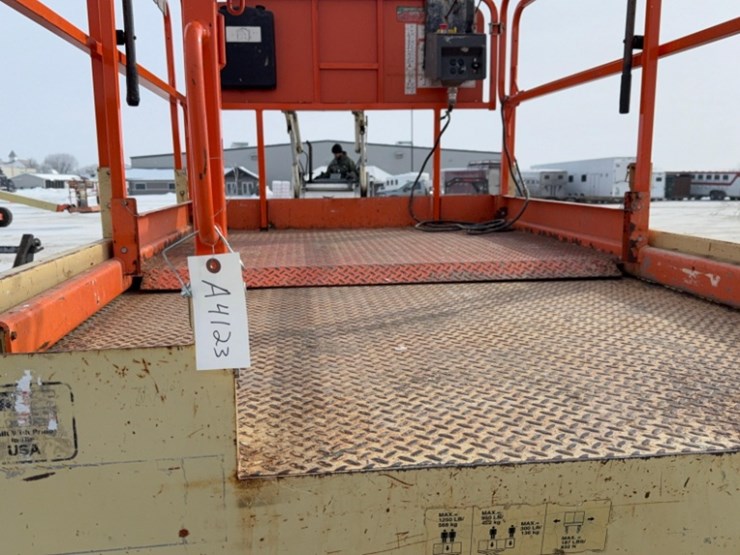 2025-jlg-260mrt-image-16