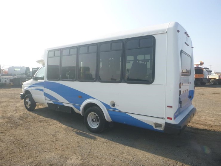 2014-ford-e450-image-4