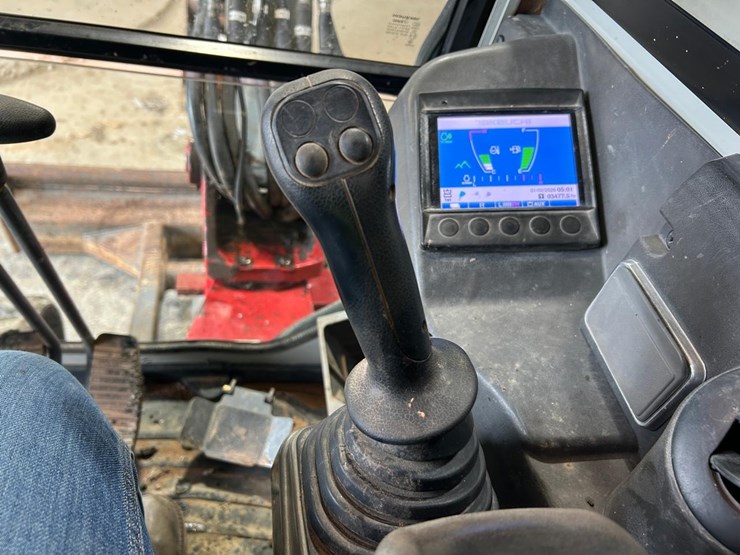 2018-takeuchi-tb235-2-image-22