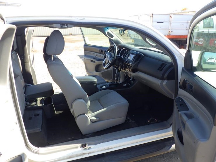 2013-toyota-tacoma-image-6