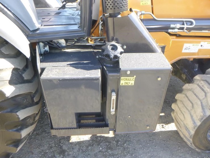 2018-case-580sn-image-17