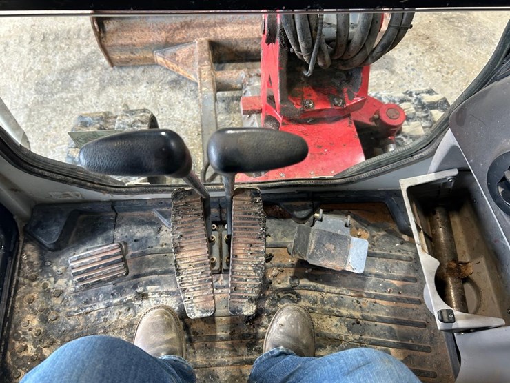 2018-takeuchi-tb235-2-image-26