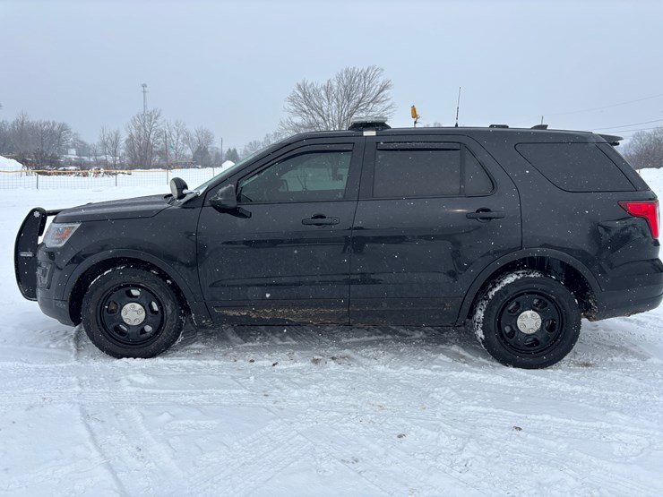 2019-ford-explorer-image-7