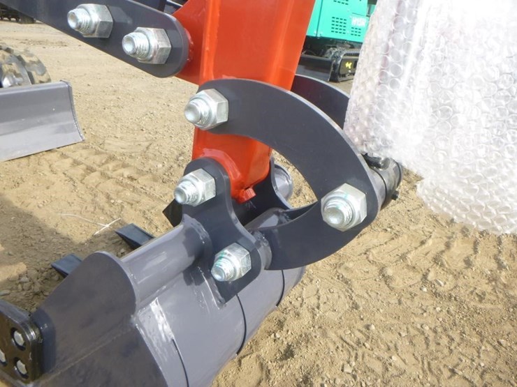 2025-agt-mx15rx-hydraulic-excavator-image-11