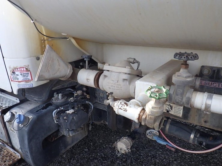 2017-freightliner-m2-s/a-water-truck-image-10