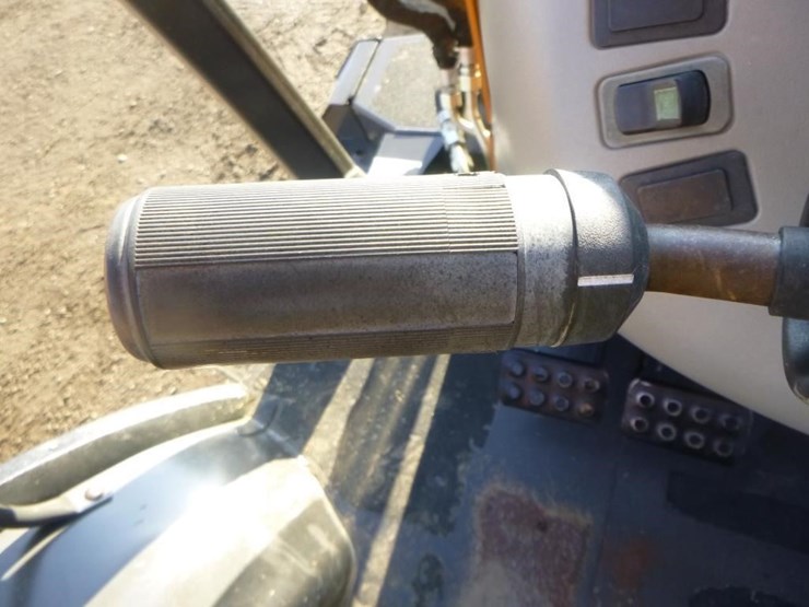 2018-case-580sn-image-35