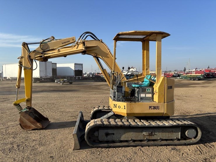 komatsu-pc38uu-1-image-5