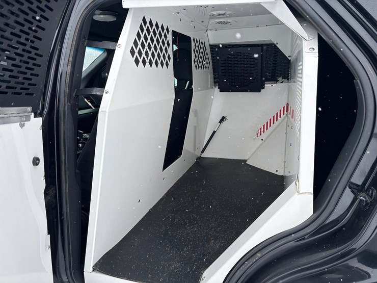 2019-ford-explorer-image-14