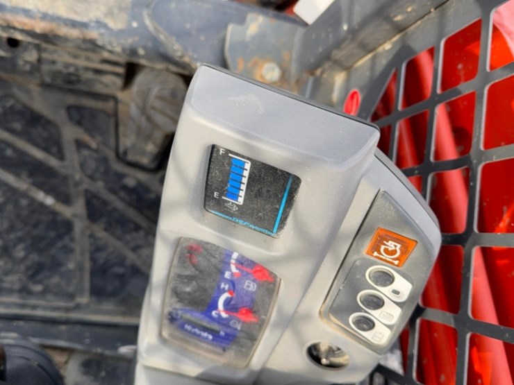 kubota-large-skid-steer-model-3vl95-25,-2464-hrs.,-works,-forks+bucket-image-20