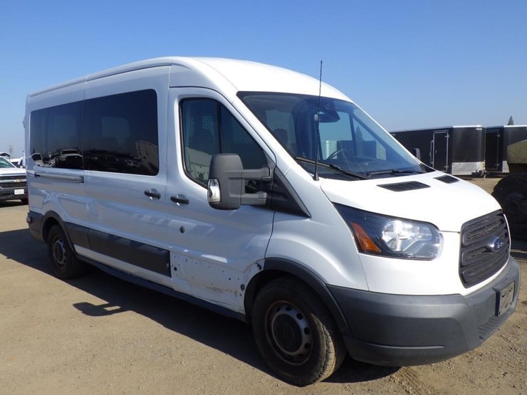 2017-ford-transit-image-2
