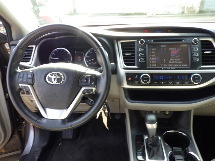 2017-toyota-highlander-image-9