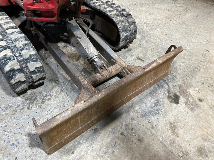 2018-takeuchi-tb235-2-image-11