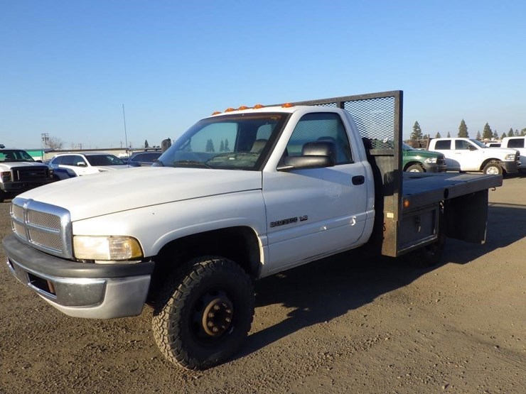 2001-dodge-ram-3500-image-1