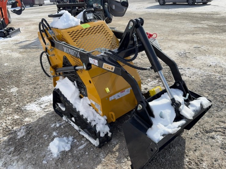 new-unused-2025-agt-model-mx-mrt14-mini-skid-steer,-13.5-hp-gas-engine,-aux.-hyd,-40"-bucket-image-8