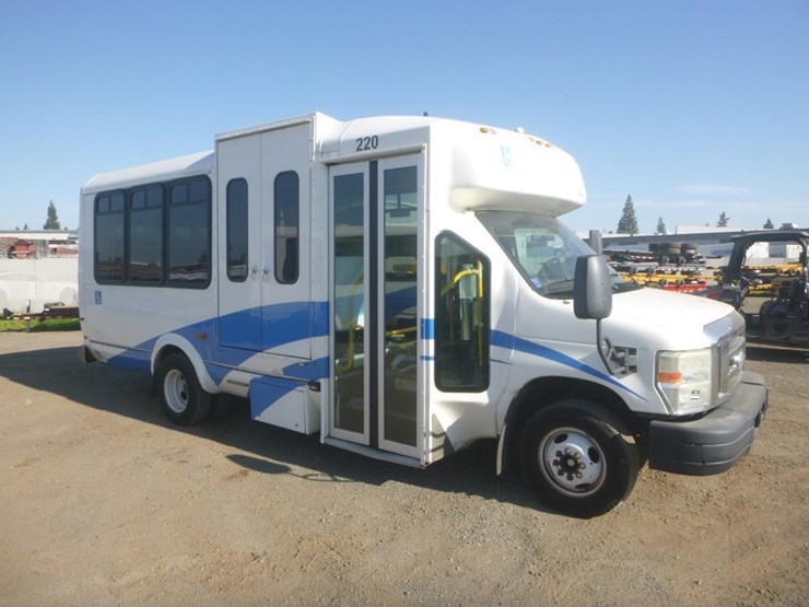 2014-ford-e450-image-2