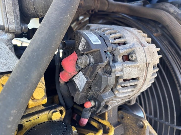 2010-deere-310j-image-56