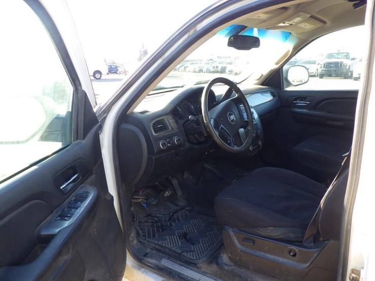 2007-chevrolet-suburban-image-5