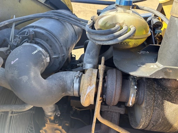 2010-deere-310j-image-60