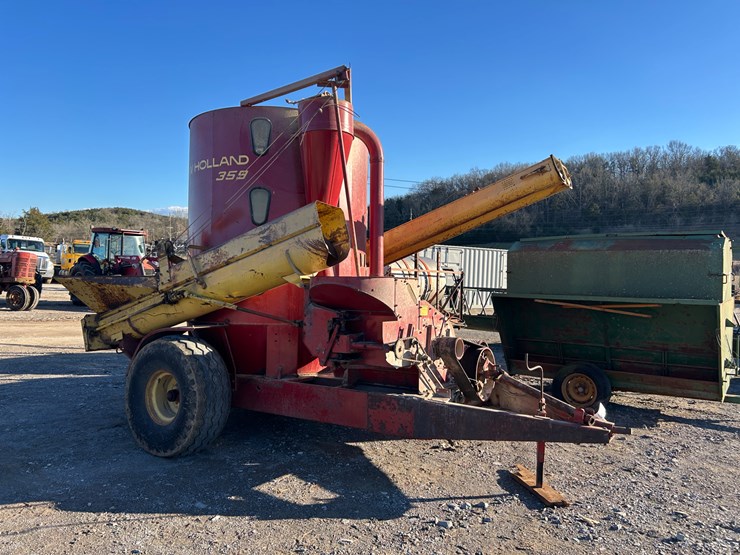 new-holland-359-image-1