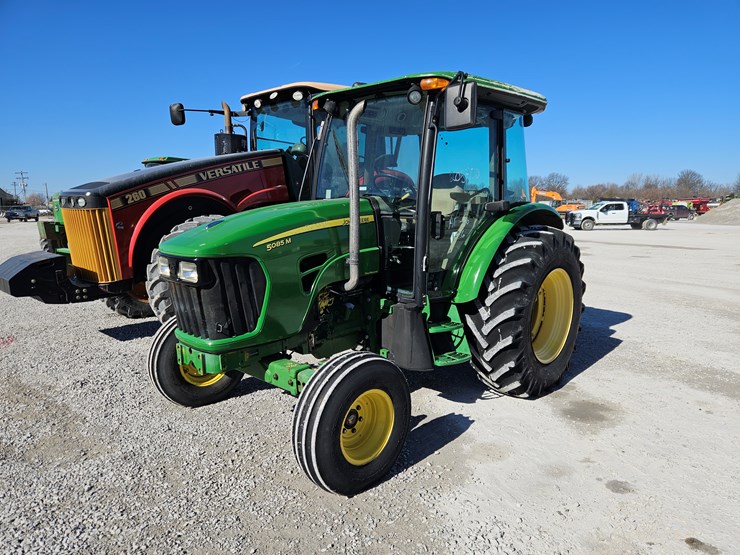 2011-john-deere-5085m-image-1