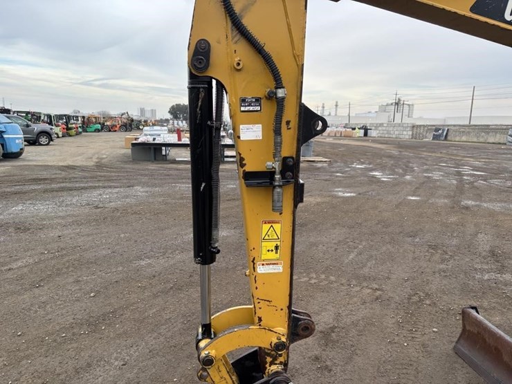 2018-caterpillar-303-image-17