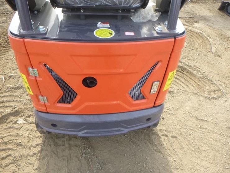 2025-agt-mx15rx-hydraulic-excavator-image-17