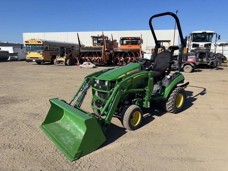 john-deere-1025r-image-1