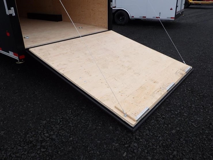 2026-royal-larct52-826v-86-t/a-enclosed-trailer-image-5