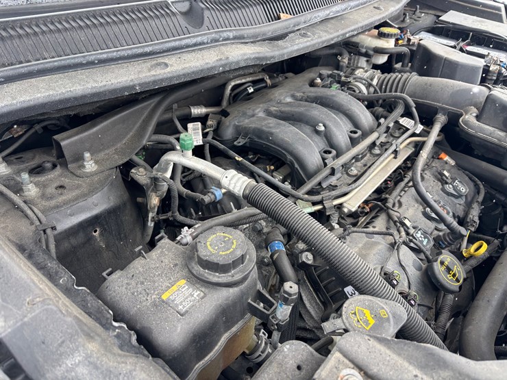 2019-ford-explorer-image-17