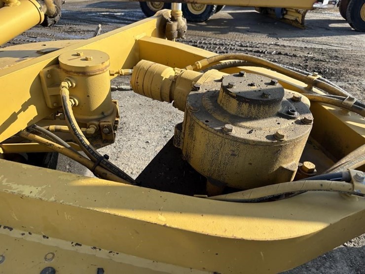 2005-caterpillar-143h-image-20