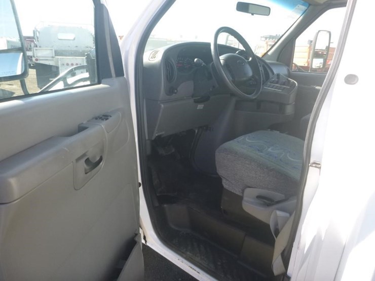 2007-ford-e350-image-24