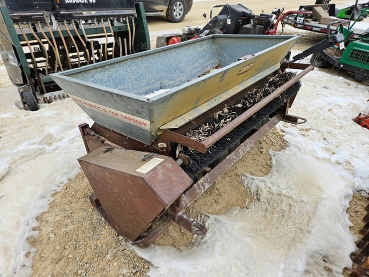 #107-•-turfco-f12d-top-dresser-image-3
