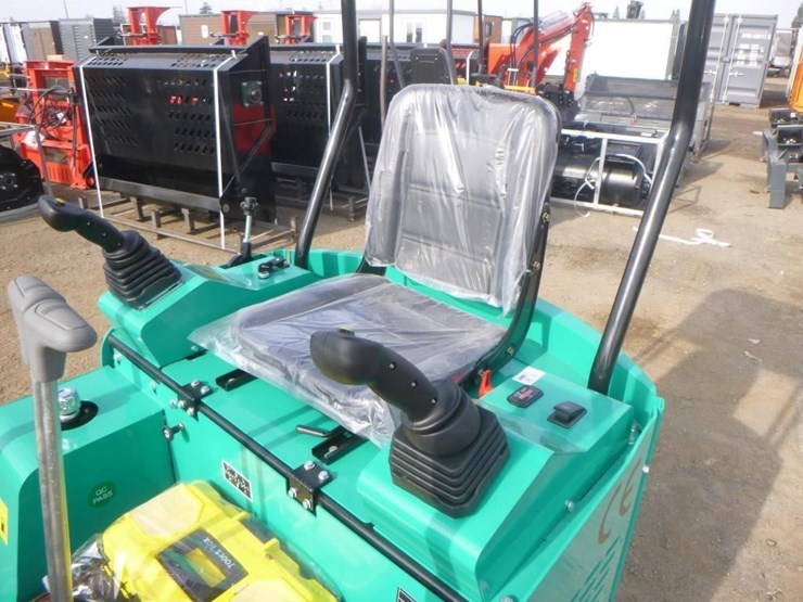 2025-agt-h15r-hydraulic-excavator-image-19