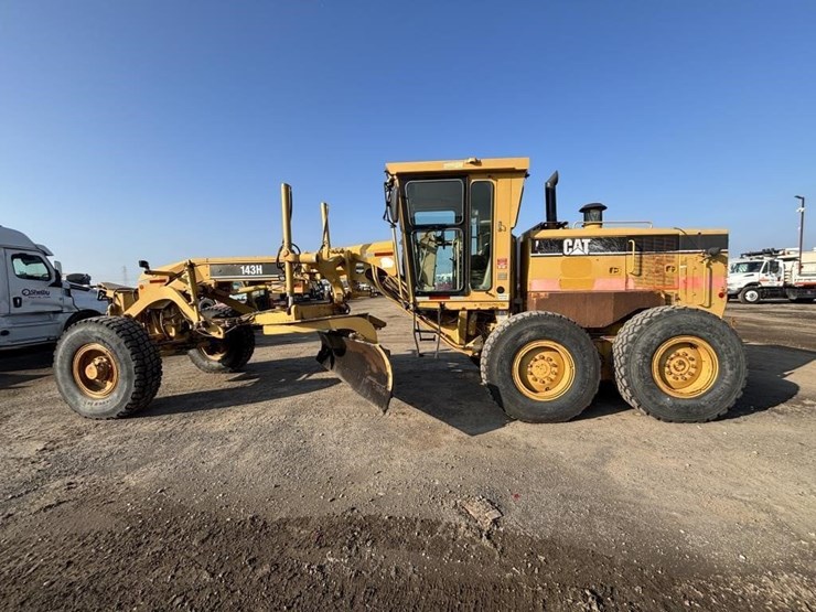 2005-caterpillar-143h-image-5