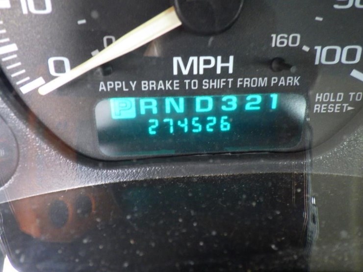 2002-chevrolet-tahoe-image-14