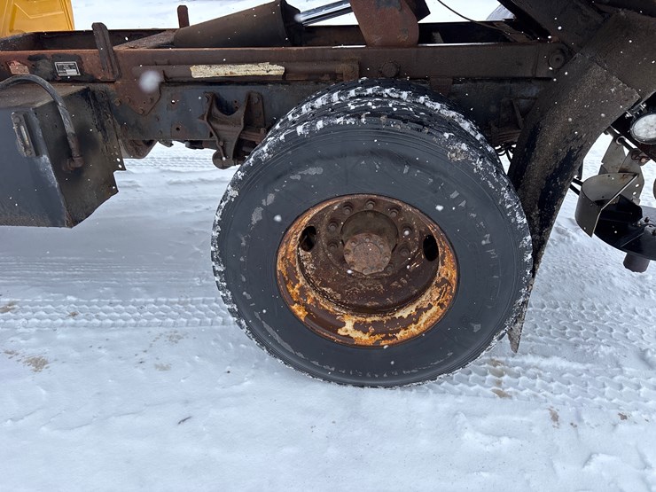 2008-international-durastar-4300-image-11