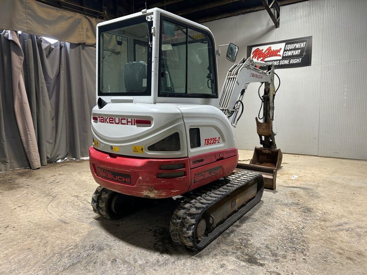 2018-takeuchi-tb235-2-image-3