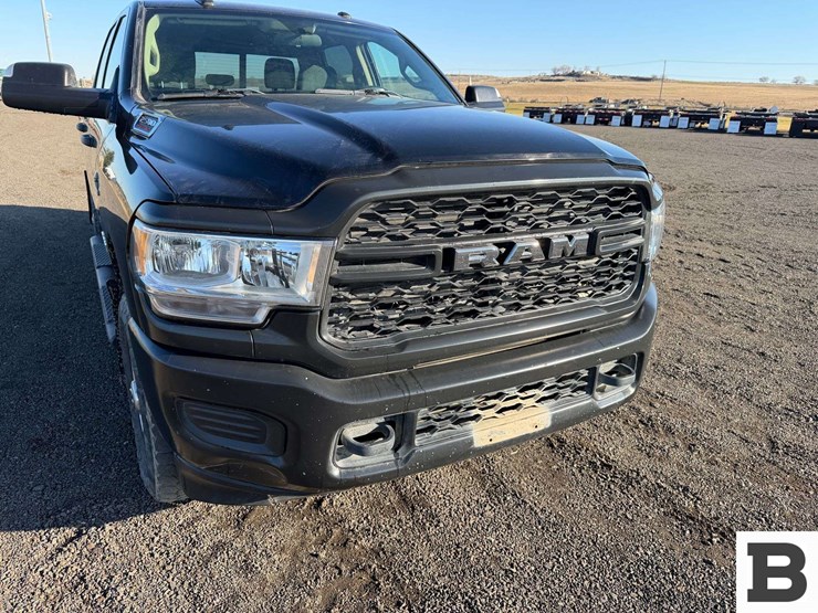 2019-dodge-2500-image-8