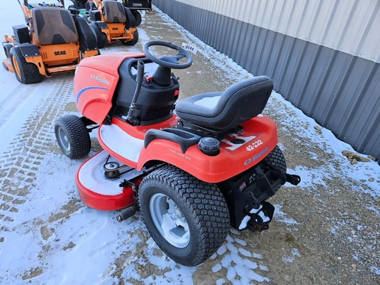 #144-•-simplicity-conquest-lawn-tractor-image-3