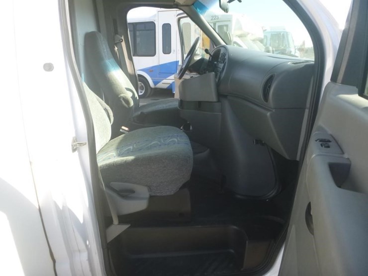 2007-ford-e350-image-26