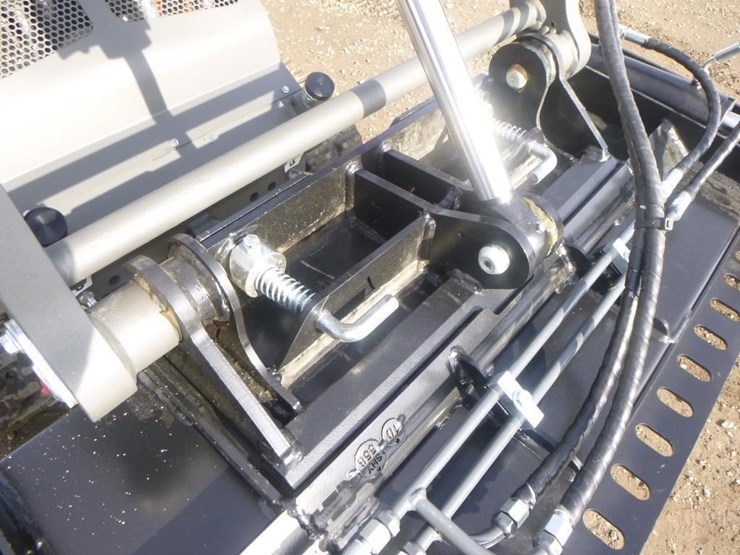 2025-kubota-d1703-image-11