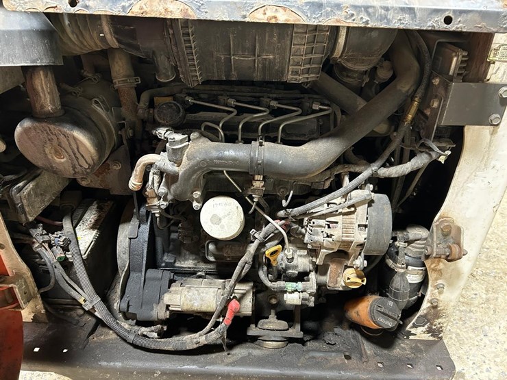 2016-bobcat-t450-image-15