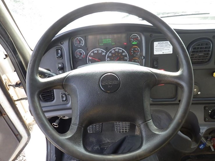 2017-freightliner-m2-s/a-water-truck-image-26