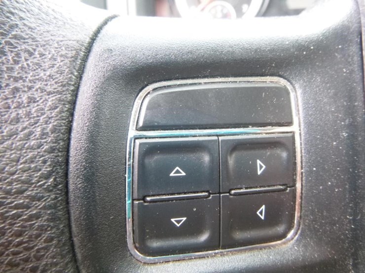 2016-dodge-1500-image-19